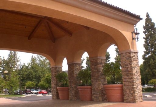 Westlake Village Inn - Porte Cochere